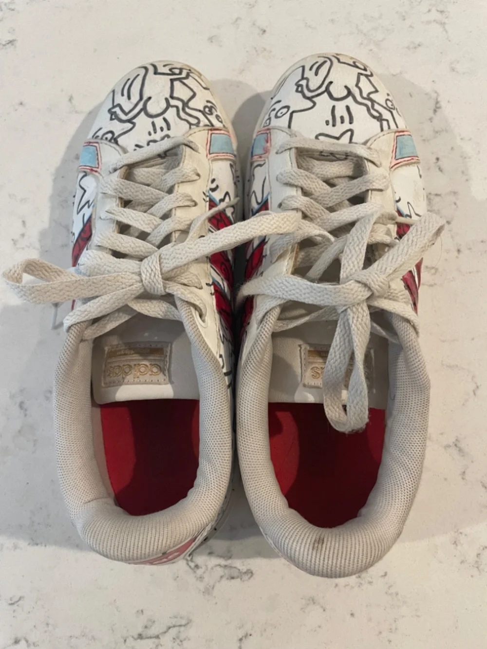 adidas minor visible